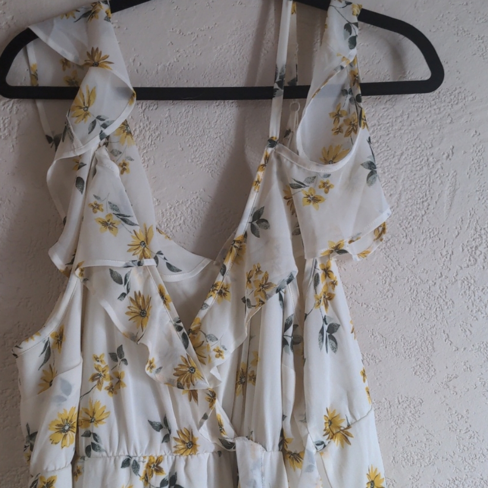TORRID Size 3 white spring dress🌻